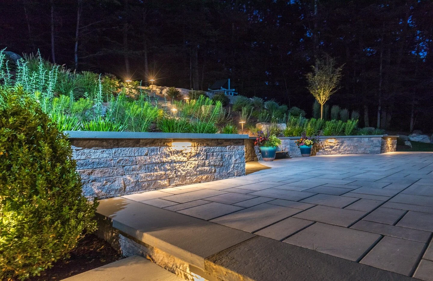 Modern landscape lighting deals